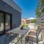 Eco House Peroj *