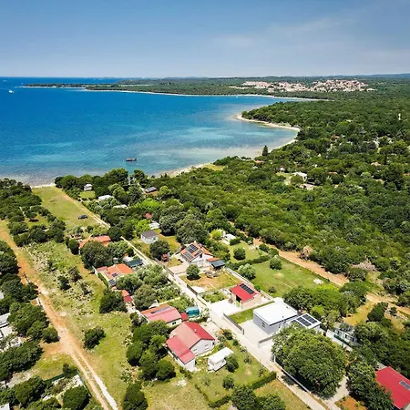 Eco House Peroj * Mednjan