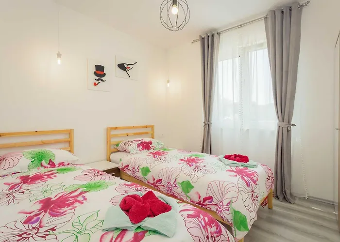 펜션 Eco House Peroj