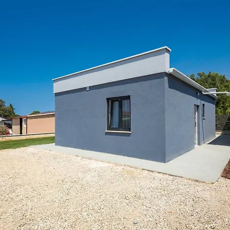 Eco House Peroj