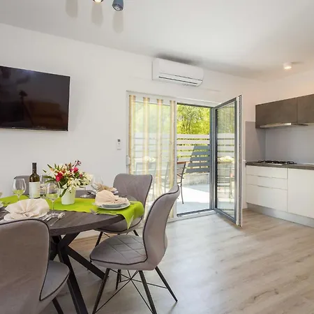 度假居 Eco House Peroj *